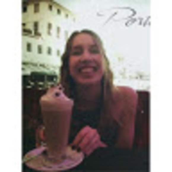 Meet your Posher, Danahé - Picture 1 of 1